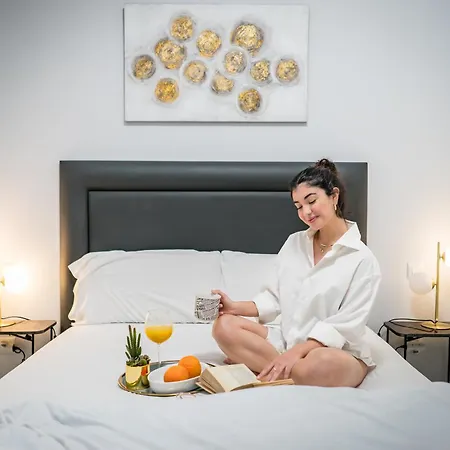Apartamento Triana Deluxe Con Patio Privado Sevilla Buitenkant foto