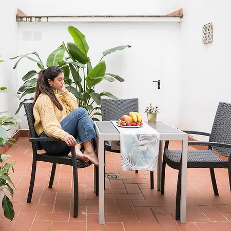 Apartamento Triana Deluxe Con Patio Privado Sevilla Buitenkant foto
